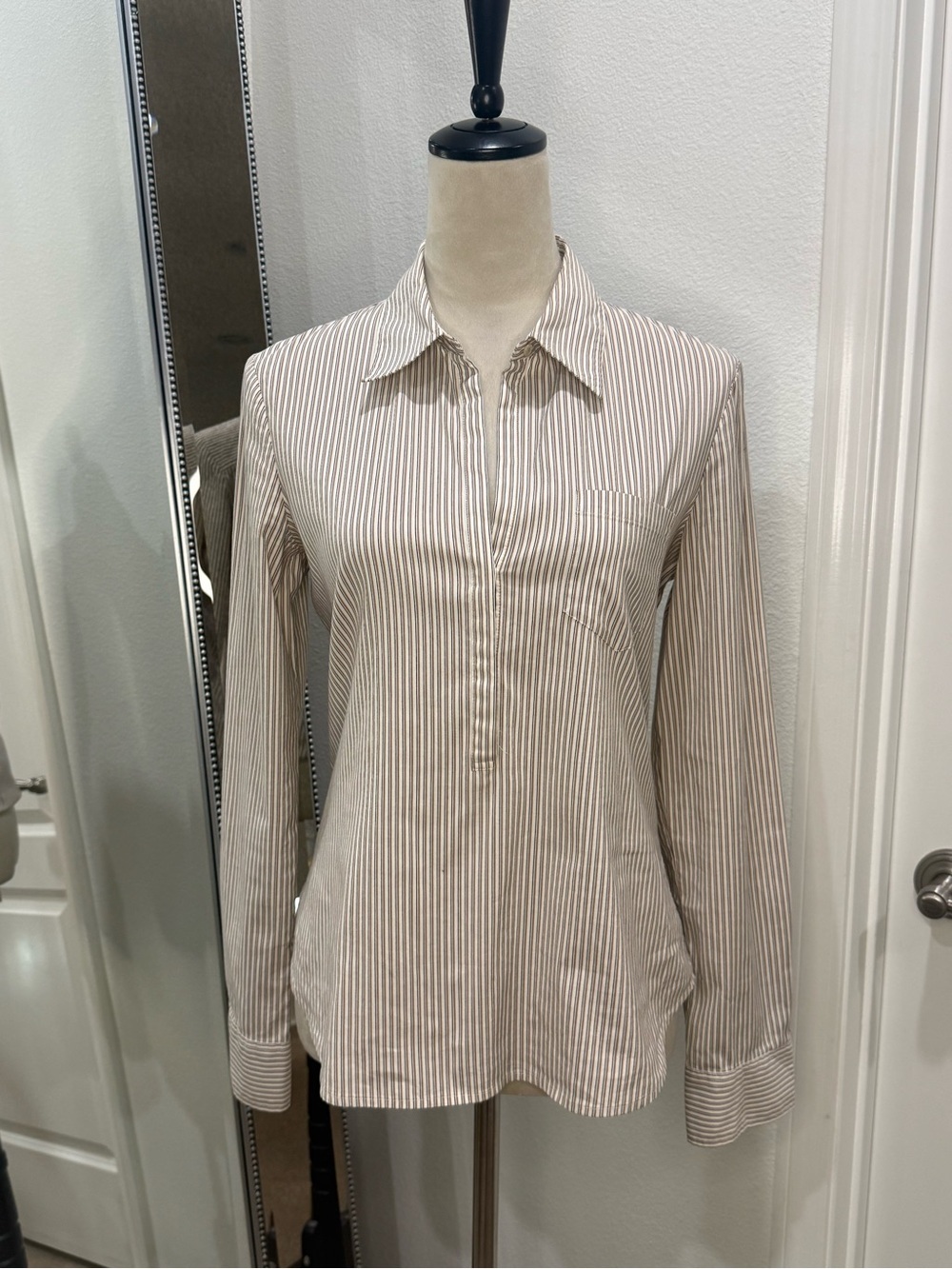 Theory Beige & White Striped 3/4 Button-Down Blouse